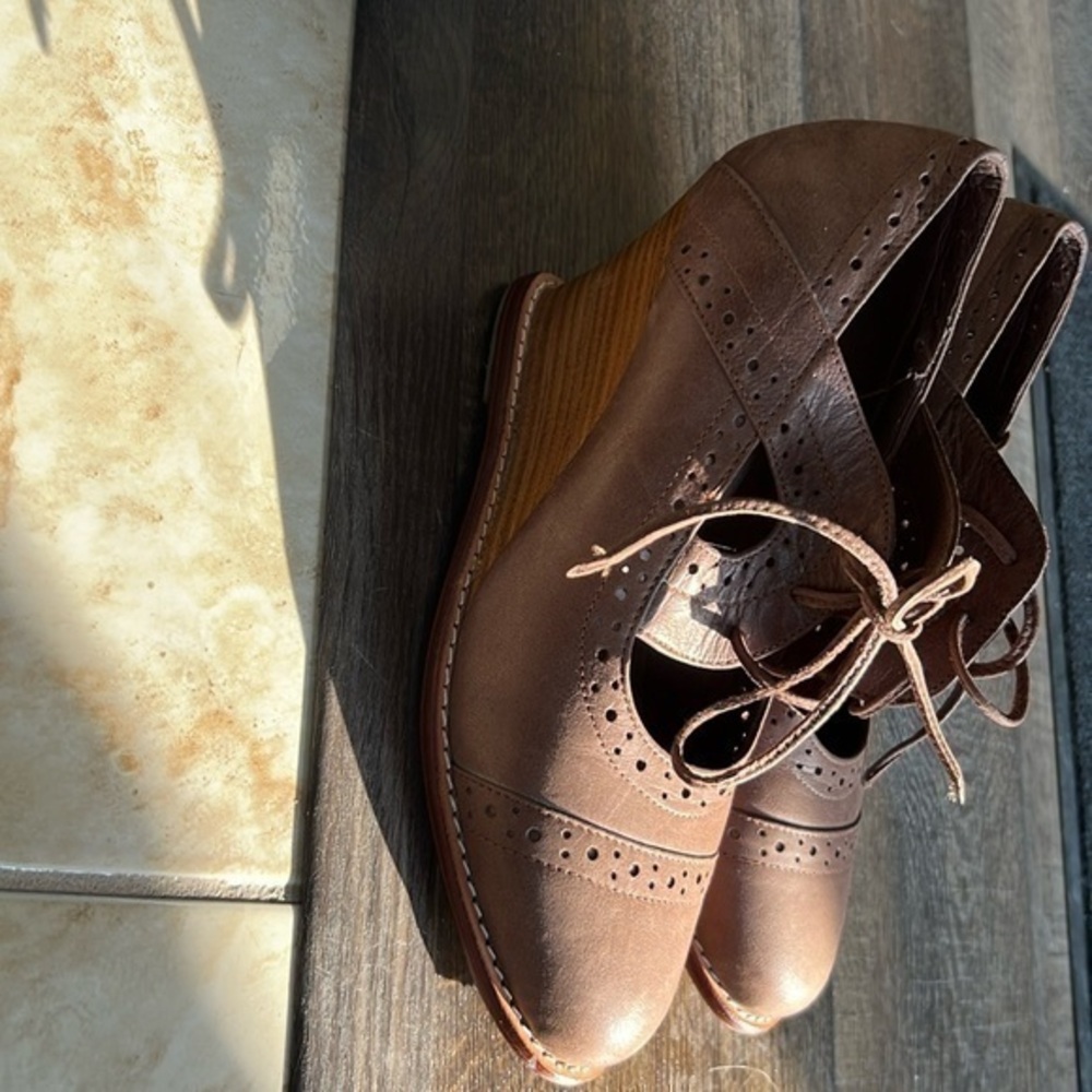 Elf Stockholm Oxford Wedges Size 8